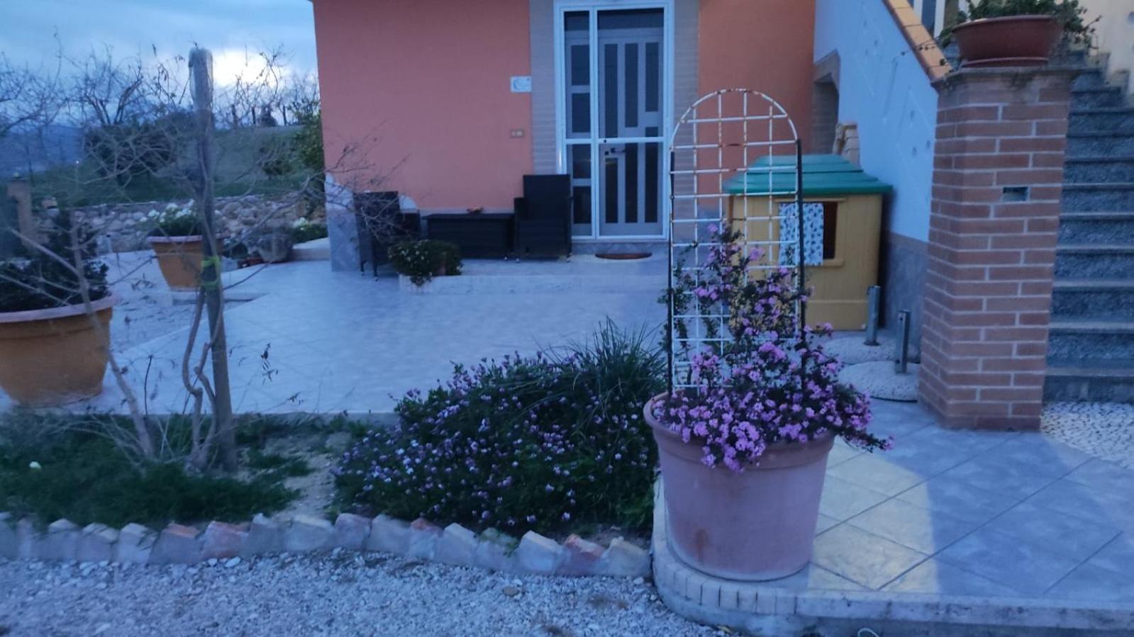 B&B I Tre Ulivi Morro dʼOro Buitenkant foto